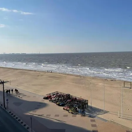 Seafront Palm Lägenhet *